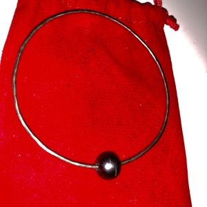 PLATINUM SILVER BRACELET W/ BLACK PEARL!